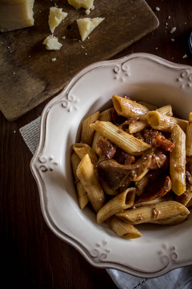 red-wine-porcini-bacon-sun-dried-tomatoes-pasta-2