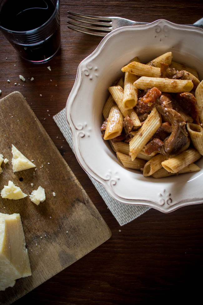 red-wine-porcini-bacon-sun-dried-tomatoes-pasta-4