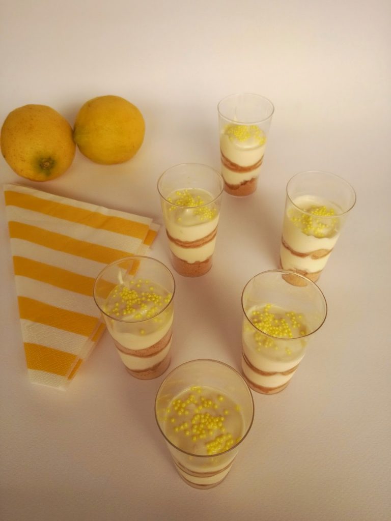 Δροσιστικό γλυκό με κρέμα γιαούρτι – λεμόνι