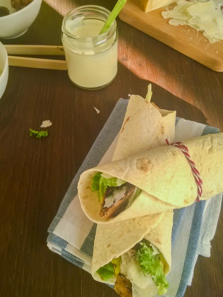 Tortilla wraps με κοτόπουλο και σαλάτα Ceasar’s