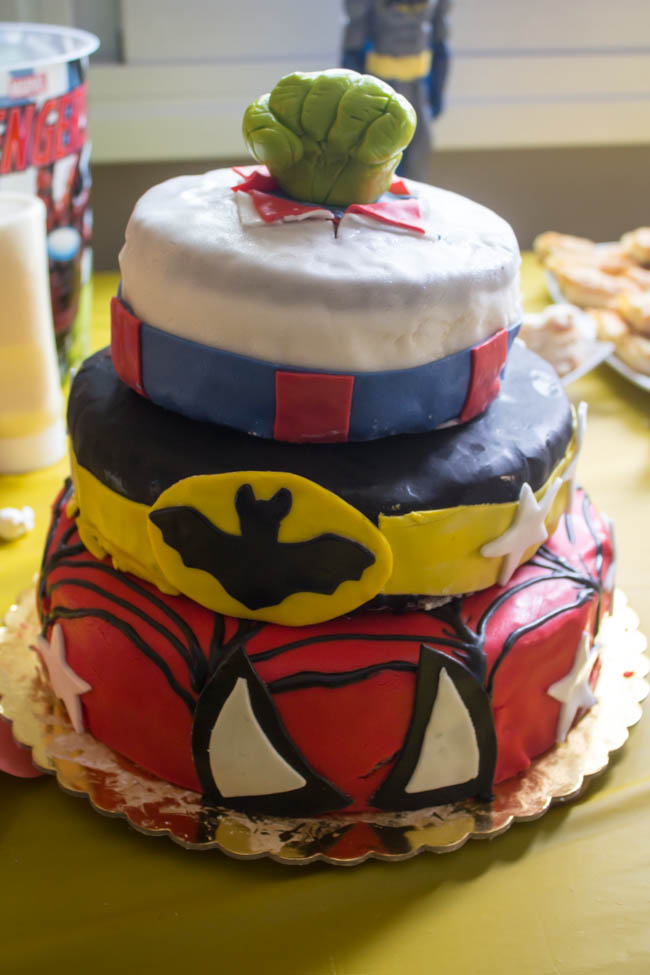 superheroes-party-cake-1-1-of-1