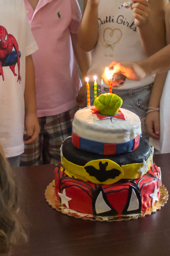 superheroes-party-cake-2-1-of-1