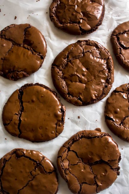 Μπισκότα σοκολάτας χωρίς αλεύρι (με 3 υλικά)