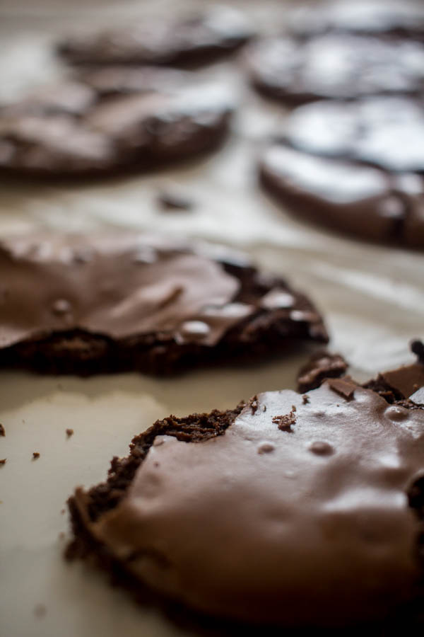 flourless chocolate cookies 4