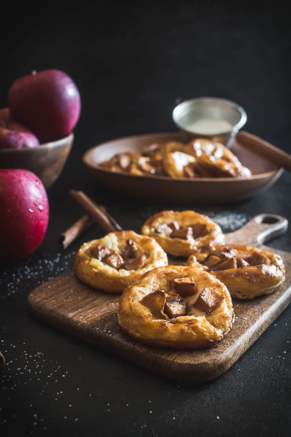 mini puff pastry apple pies 4