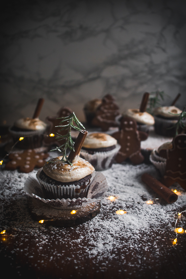 chocolate gingerbread cupcakes-1