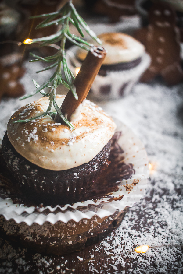 chocolate gingerbread cupcakes-10