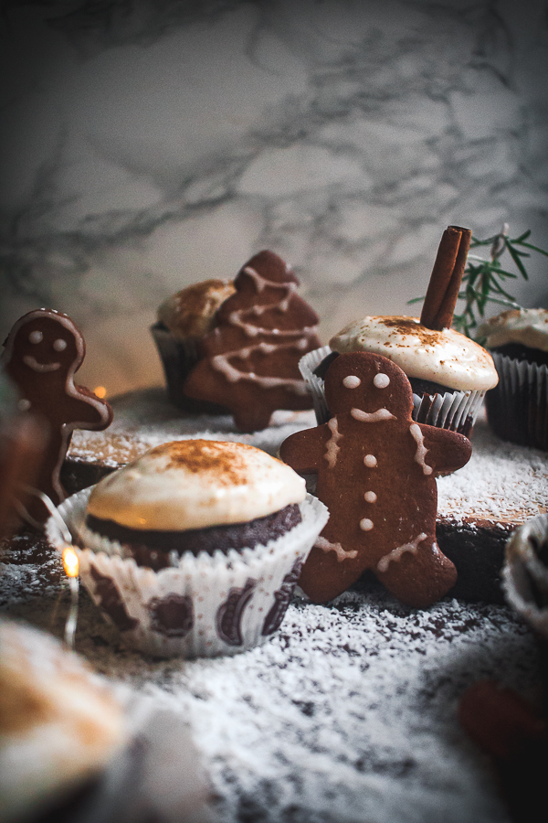 chocolate gingerbread cupcakes-3