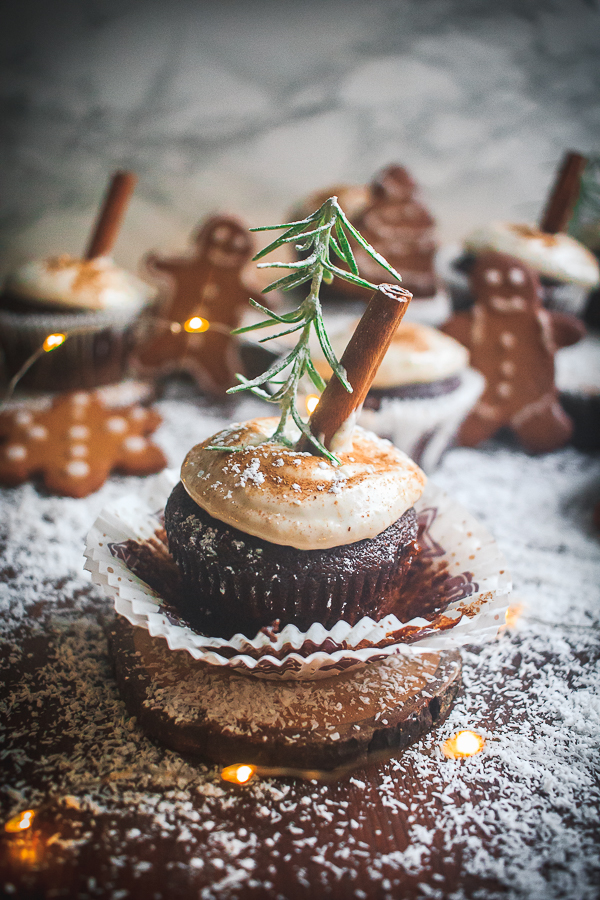 chocolate gingerbread cupcakes-4