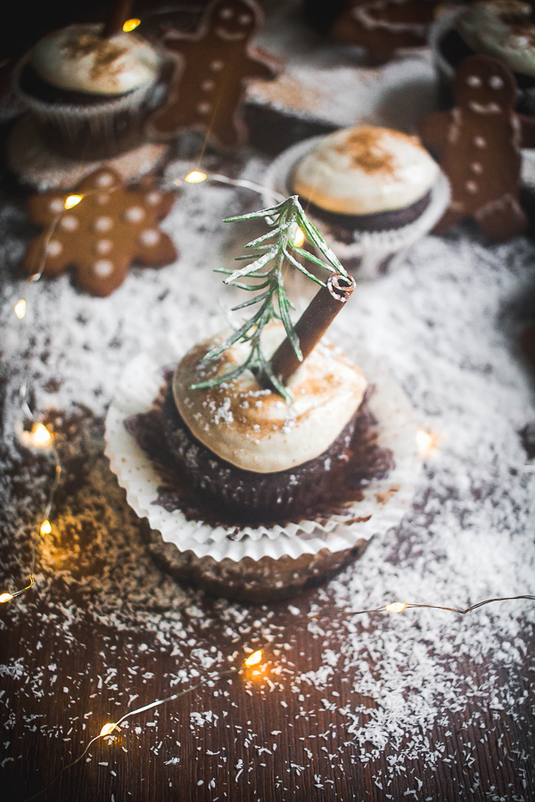 chocolate gingerbread cupcakes-5