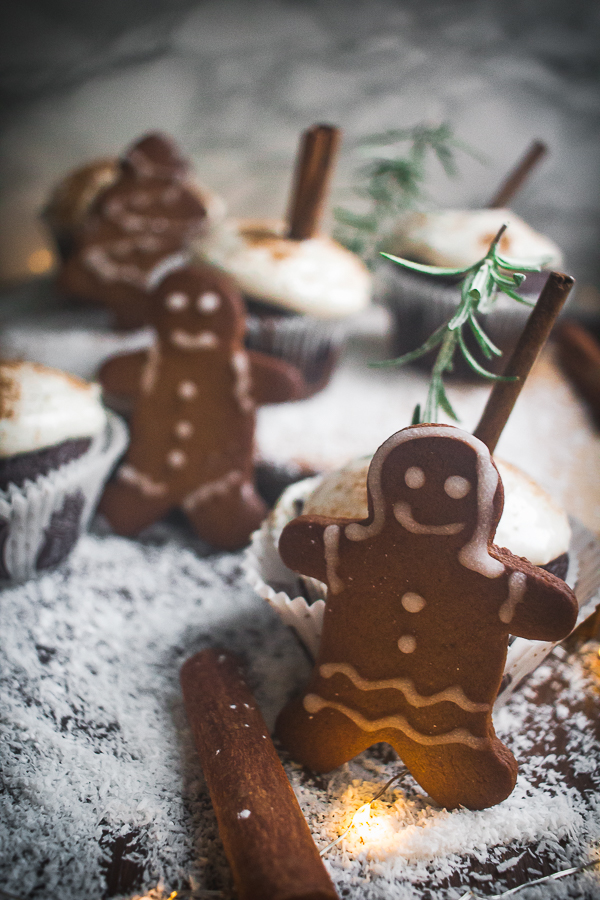 chocolate gingerbread cupcakes-9